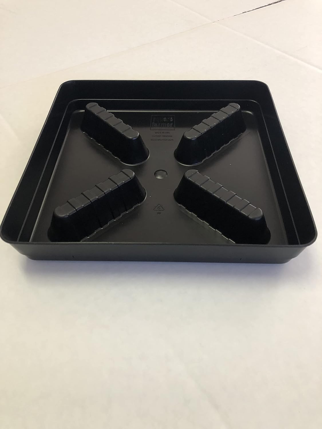 Square Plant Saucer Plastic Plant Trays with Plant Riser