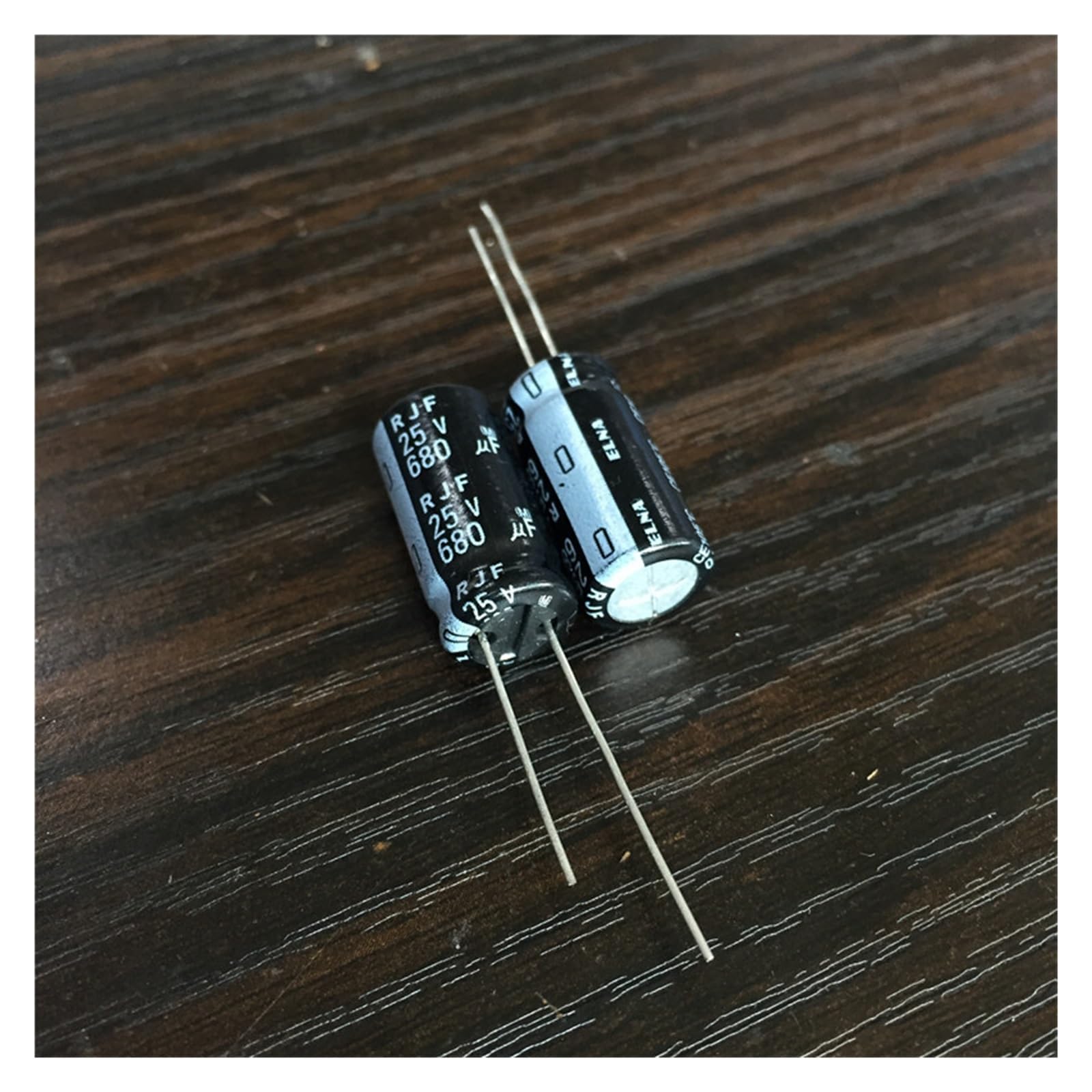 Condensateur 25V 680uF super basse impédance pour éliminer le bruit parasite audio