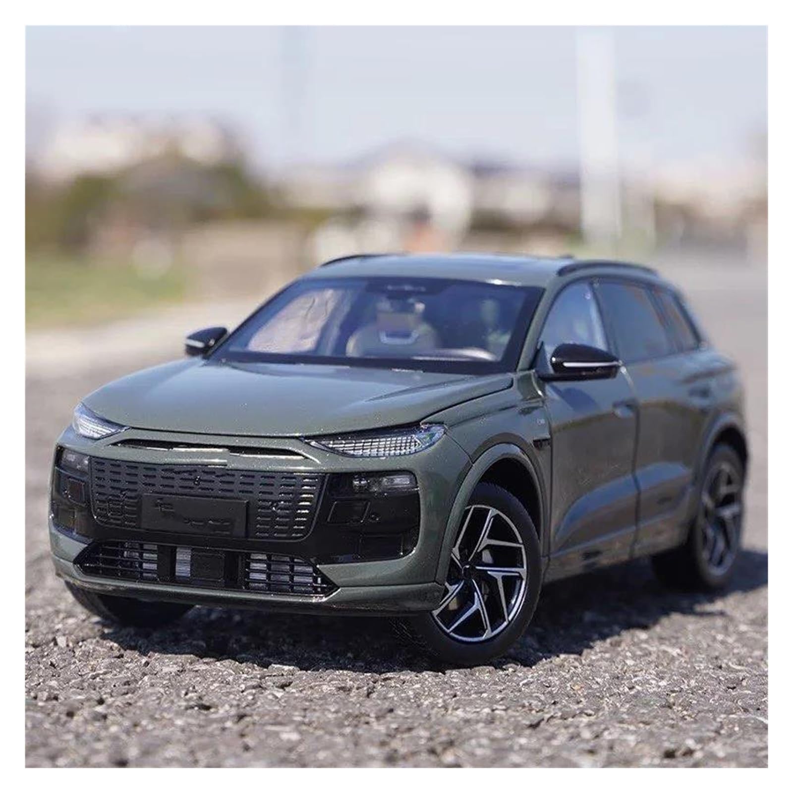 AUDSNI Die-Cast Diecast Car Model 1:18 For Q6L For E-Tron SUV Car Alloy Diecasts Metal Vehicles Model(A)