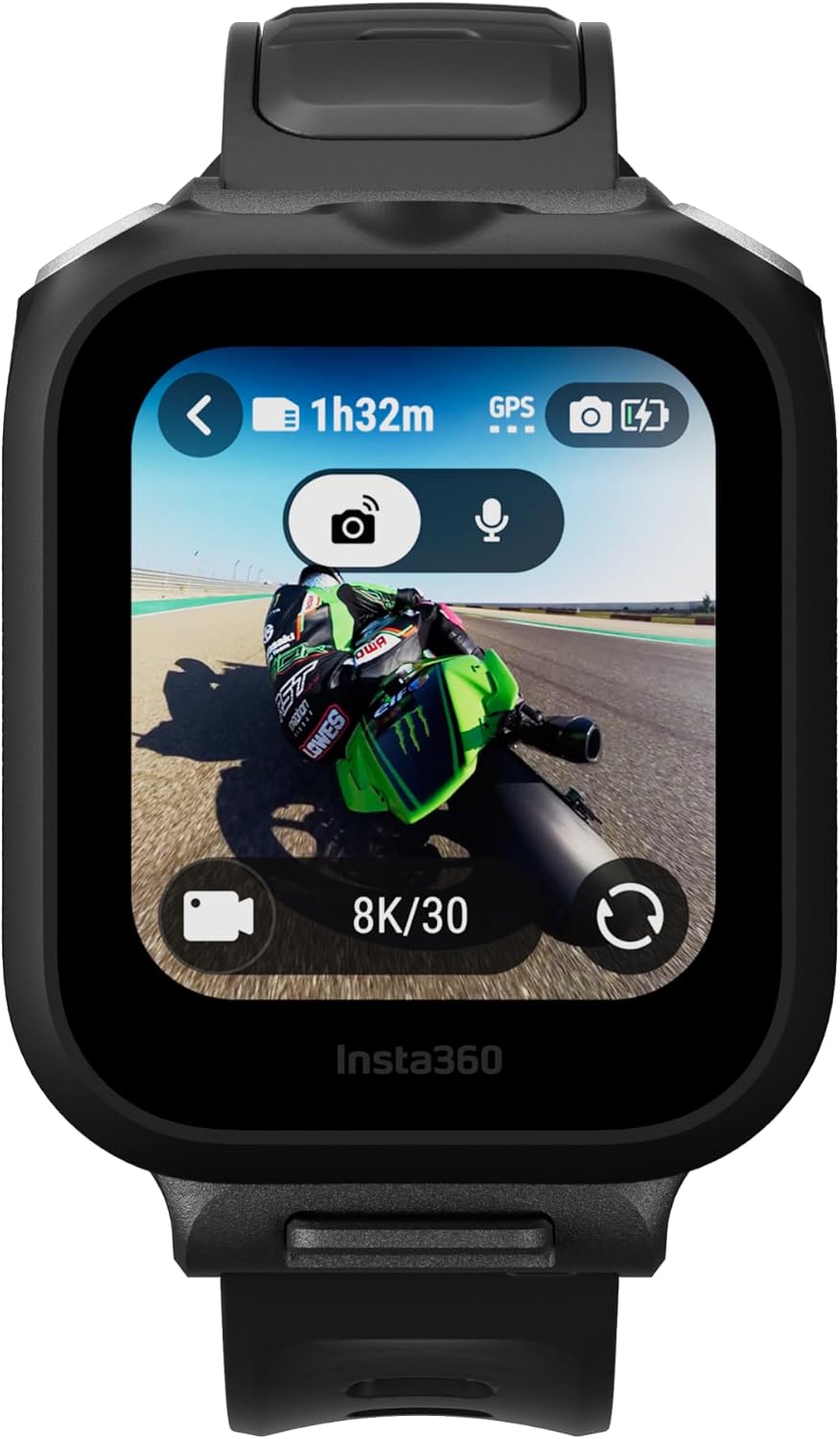 Insta360 GPS алдын алаview Remote attached to a wrist strap, displaying a live preview анын экранында.