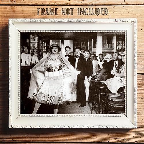 Miniatura 4 de Lone Star Art Escondido en una escena divertida póster sin marco de 11 x 14 pulgadas - Foto retro vintage - Speakeasy & Bootleggers - Foto de bar de