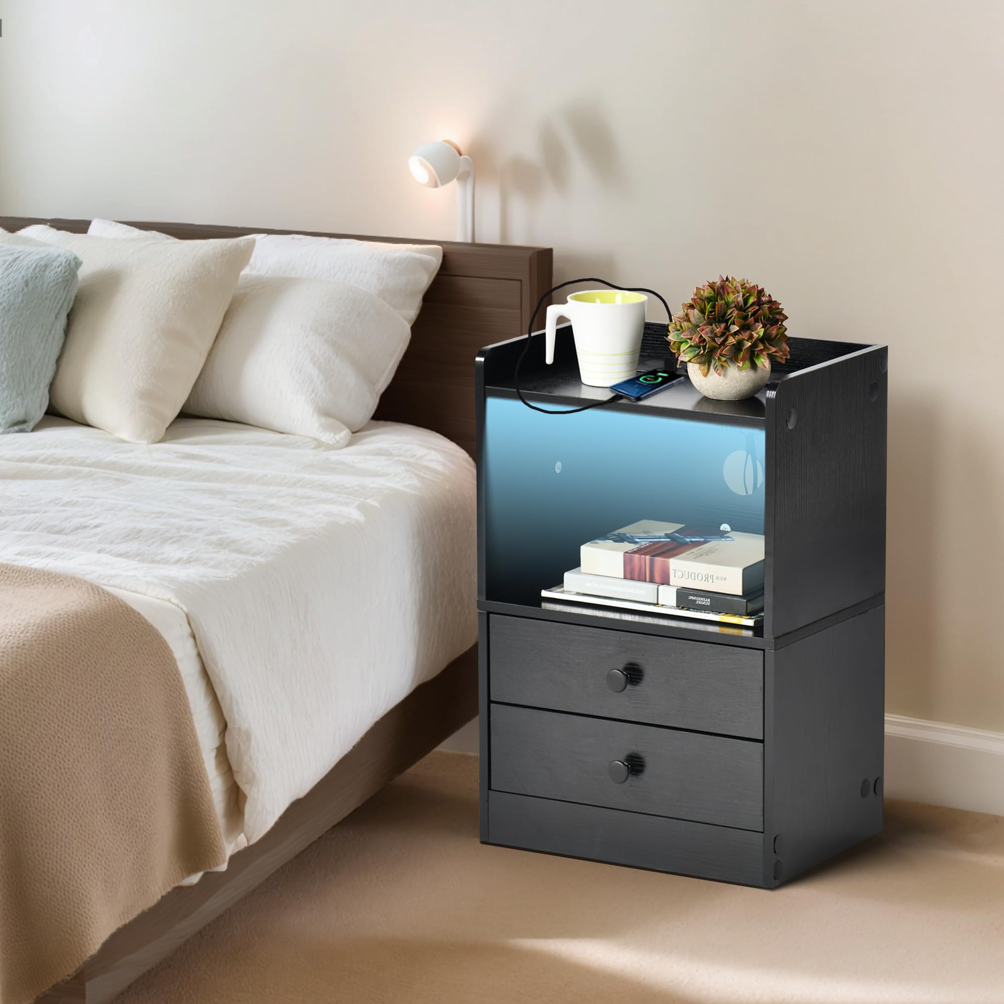 FurnitureR Table de Nuit avec Eclairage LED, Eclairage Ambiant Multicolore, Rangement à Deux Tiroirs, Armoire Compacte pour Chambre à Coucher avec Station de Chargement USB, MDF Noir, 38 x 26 x 56cm