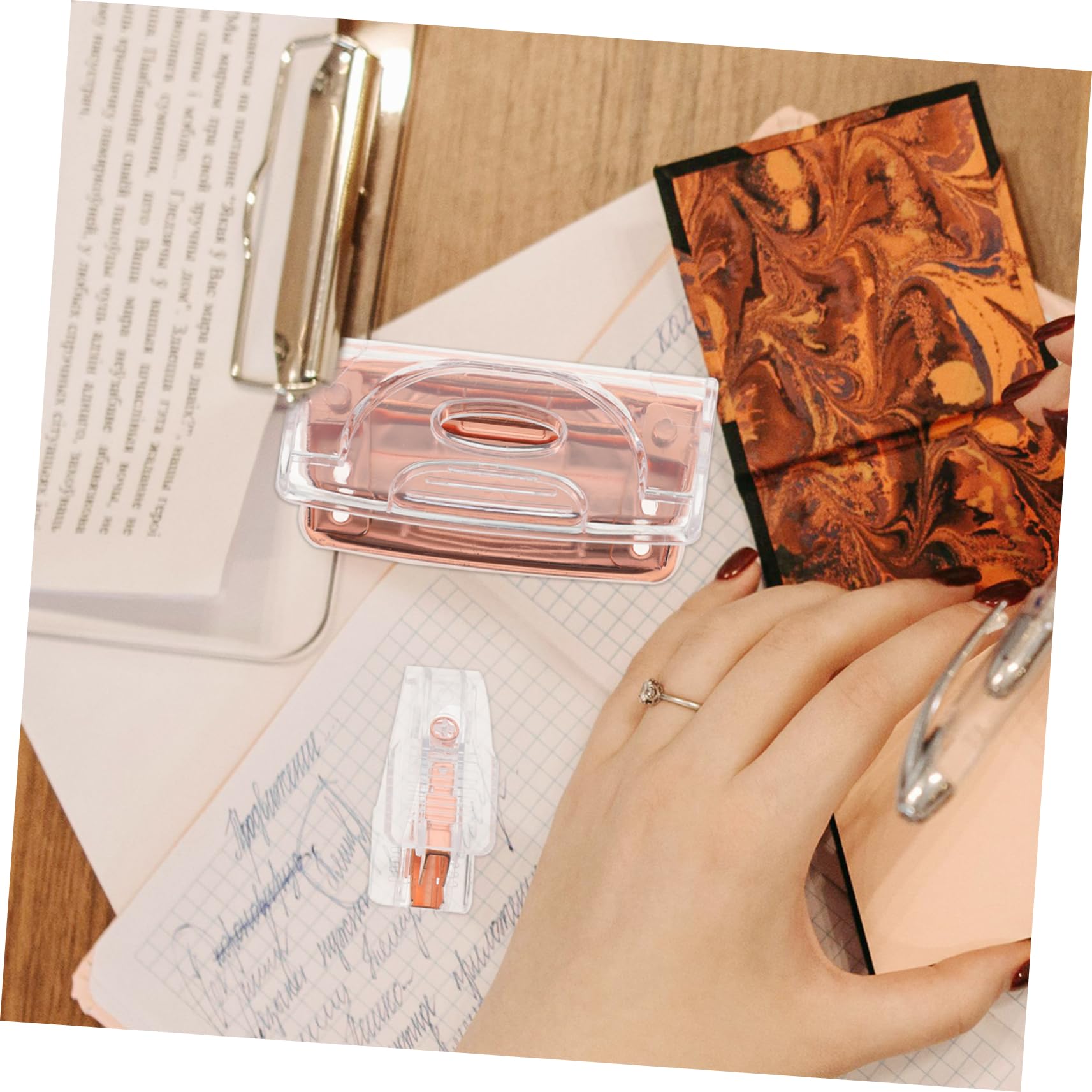 DOITOOL 4 Set Foratrice per Ufficio Elegante con Estrattore Graffette Perforatore Due e Pinzatrice Accessori Moderni per Documenti e Organizzazione Professionale