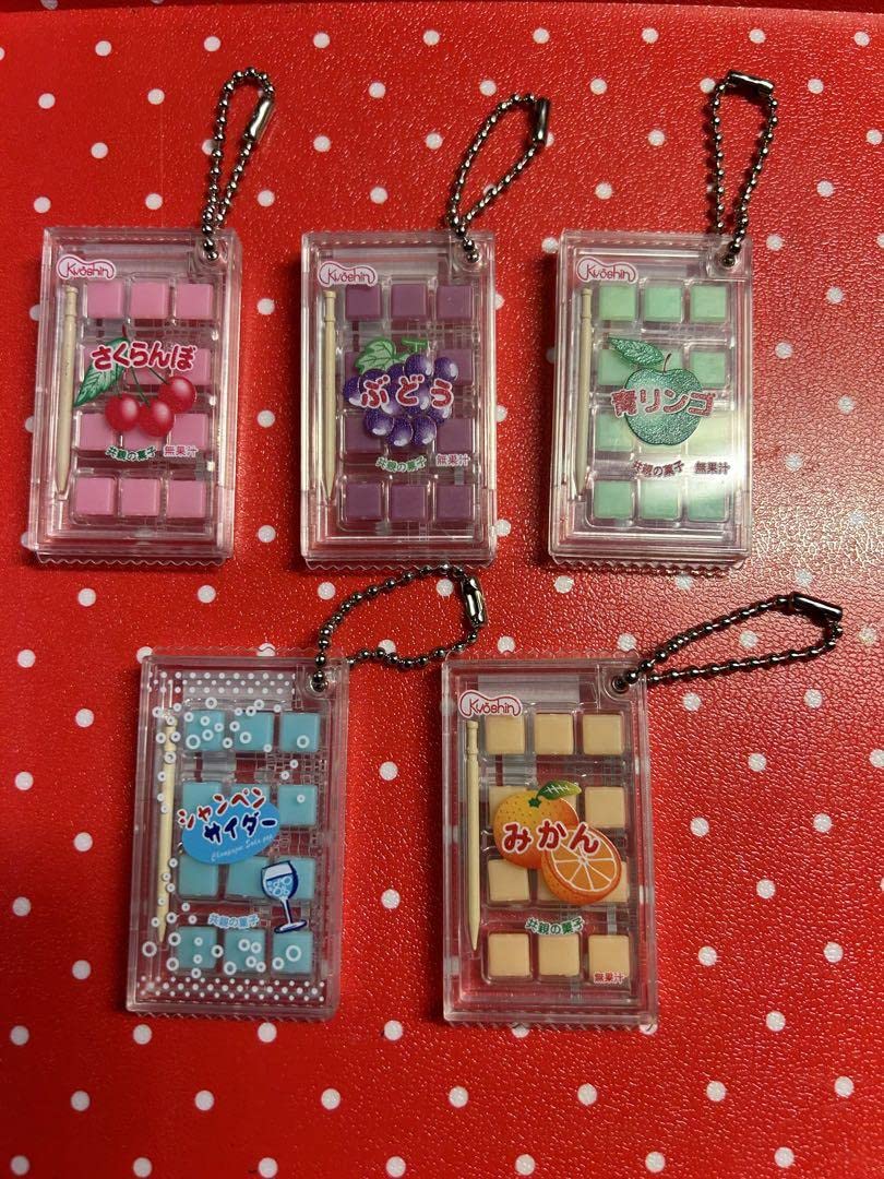Amazon | 飴餅さくらんぼガチャガチャキーホルダー | カプセル玩具