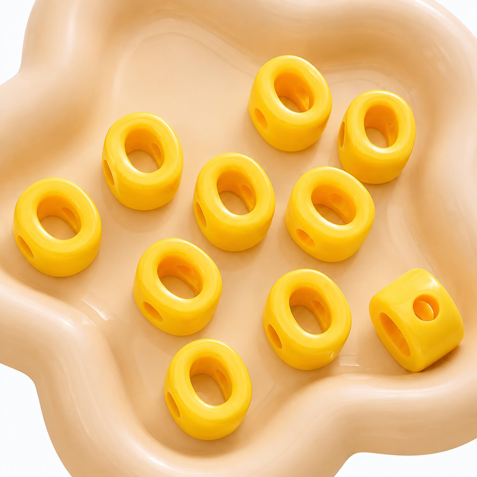 Letter Beads, 10pcs Alphabet Beads, Large Acrylic Letter Beads with 6mm Holes for Bracelet Making, Jewellery, Keyrings and Craft Projects (Yellow, Letter O)