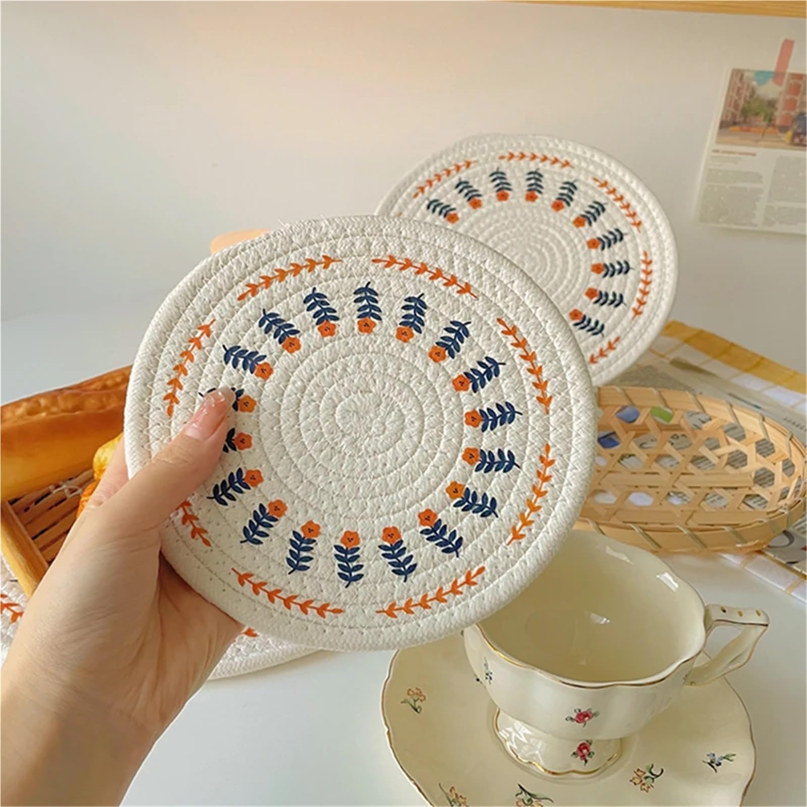 Lot de 3 Tapis Ronds tissés isolants en Corde Coton for Table à Manger, Dessous Verre, for Assiettes, décoration la Maison pour Les Tables À Manger,Les Cuisines(M 18cm)