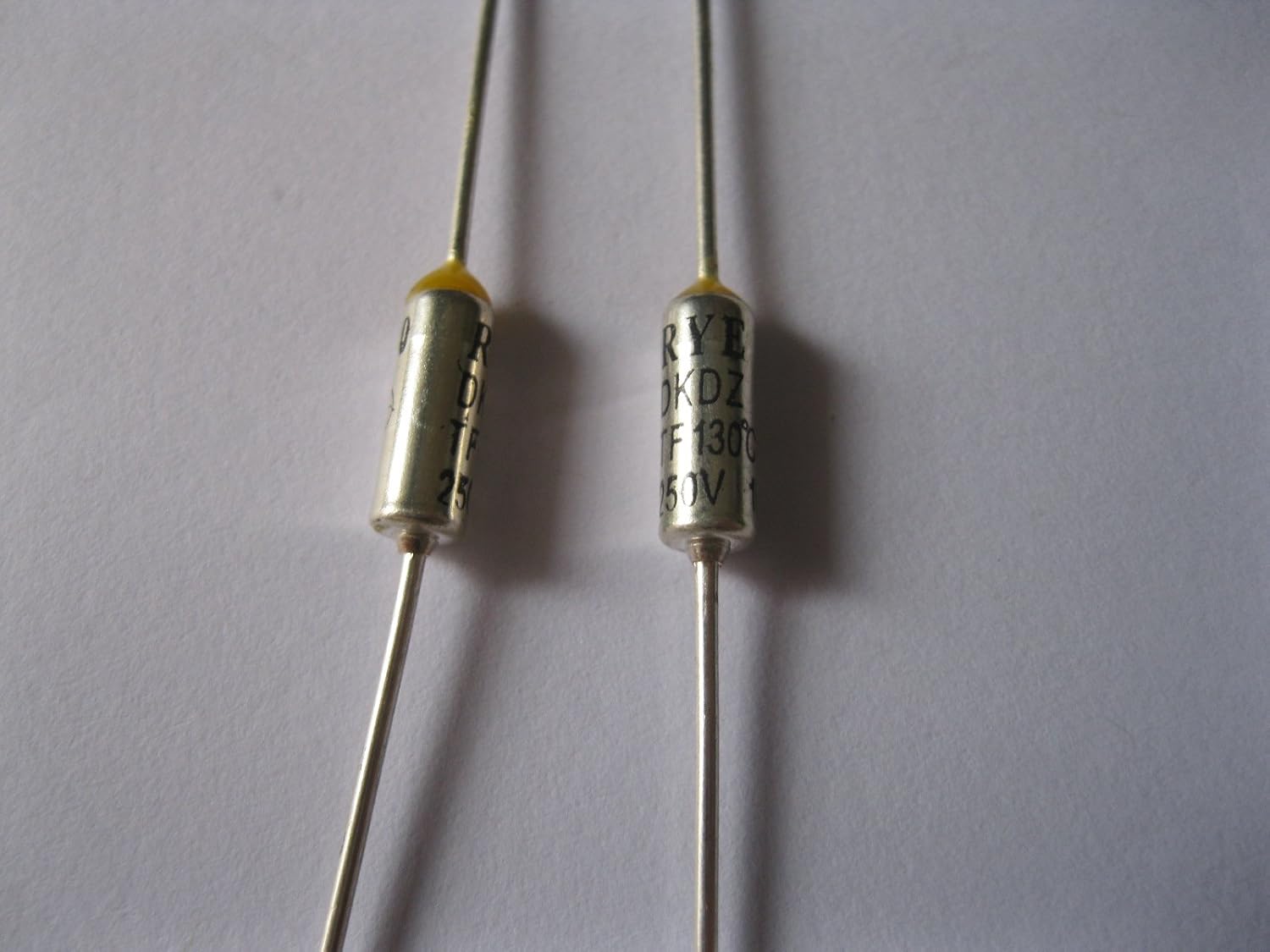 100 Pcs Microtemp Thermal Fuse 130℃ TF Cutoff 10A 250V Skywalking