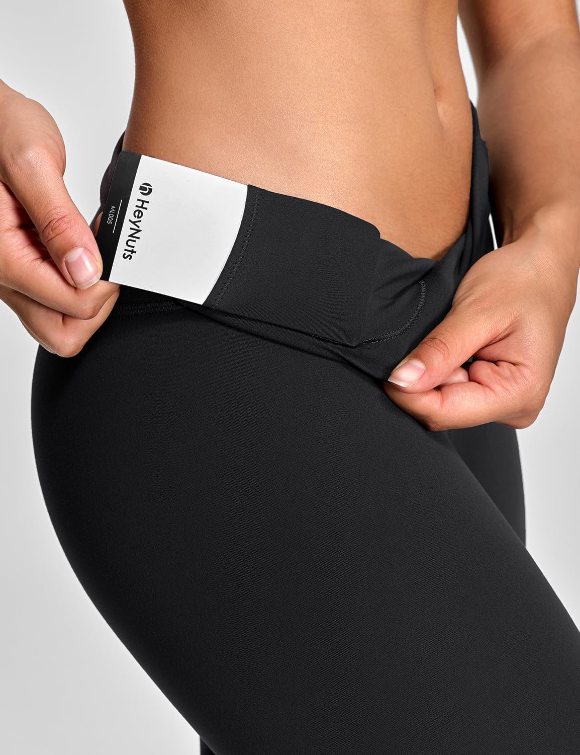 HeyNuts Workout Pro Leggings 21'' Capri, Medium Plus Support, Compression Workout Pants