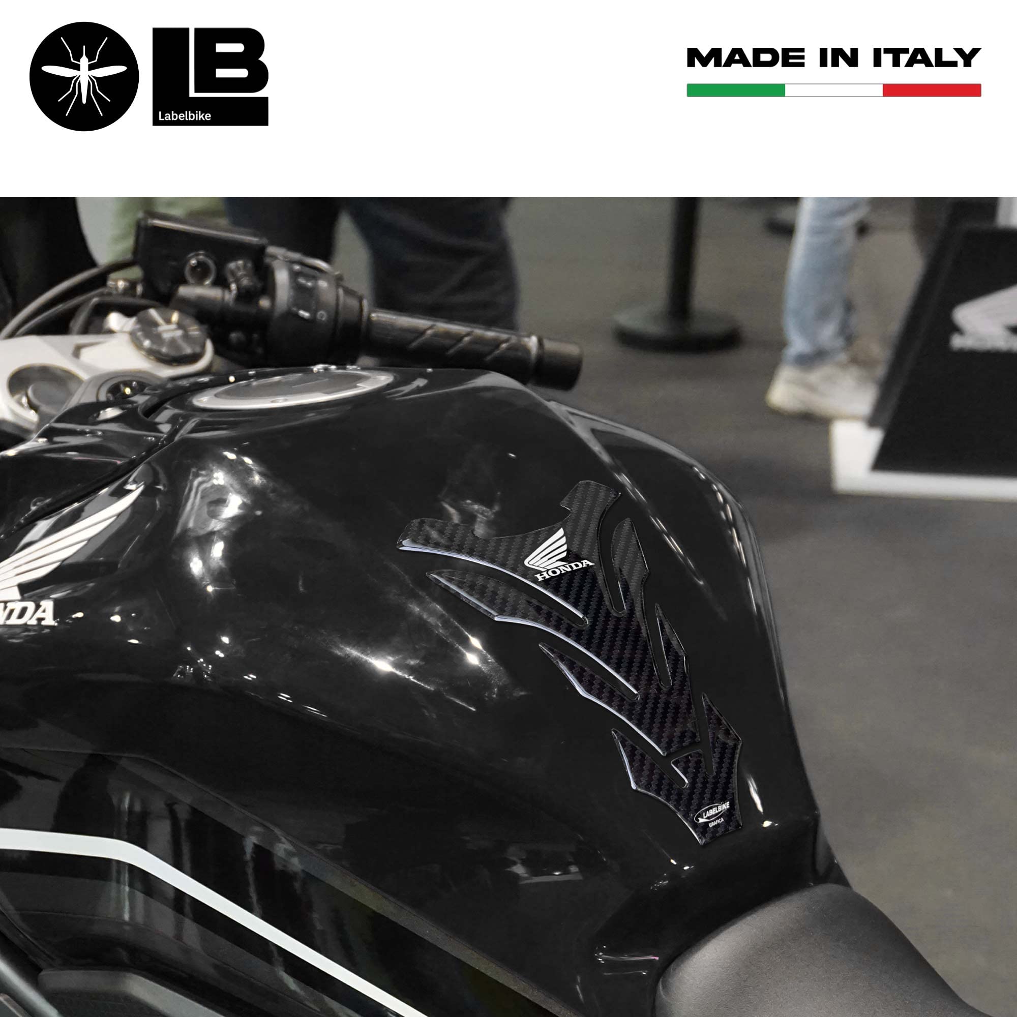 labelbike - Adesivo 3D Moto Paraserbatoio Protezione e Decorazione in Resina compatibile con Moto Guzzi Stelvio 2024