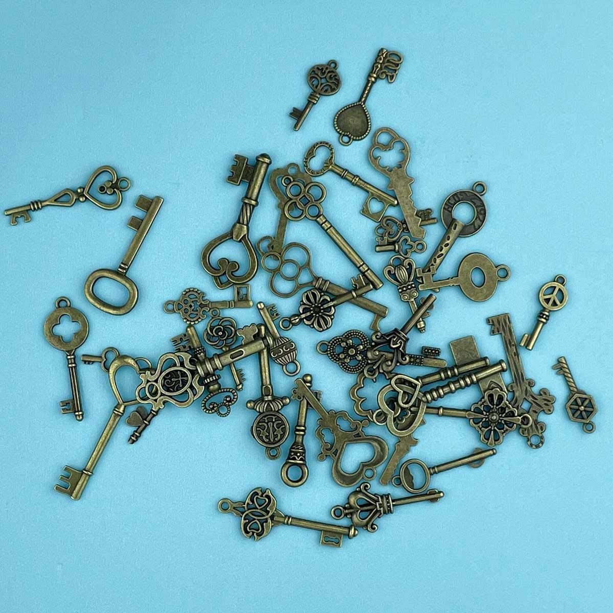 40 Pcs Mixed Skeleton Keys in Antique Style Bronze Vintage Key Charms Small Skeleton Keys Charm for Birthday Party Wedding Favors Key Charms Set for Pendant Necklace DIY Jewelry Making Christmas Gift - Image 7