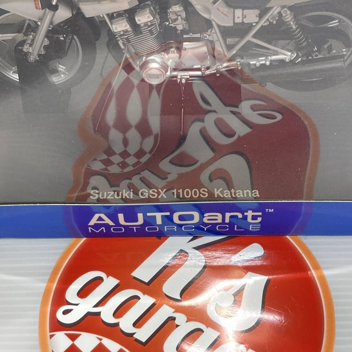 AUTOart SUZUKI GSX 1100S 1/12 オートアート「刀」 Amazon | AUTOart 1/12 スズキ GSX 1100S カタナ '81 (シルバー