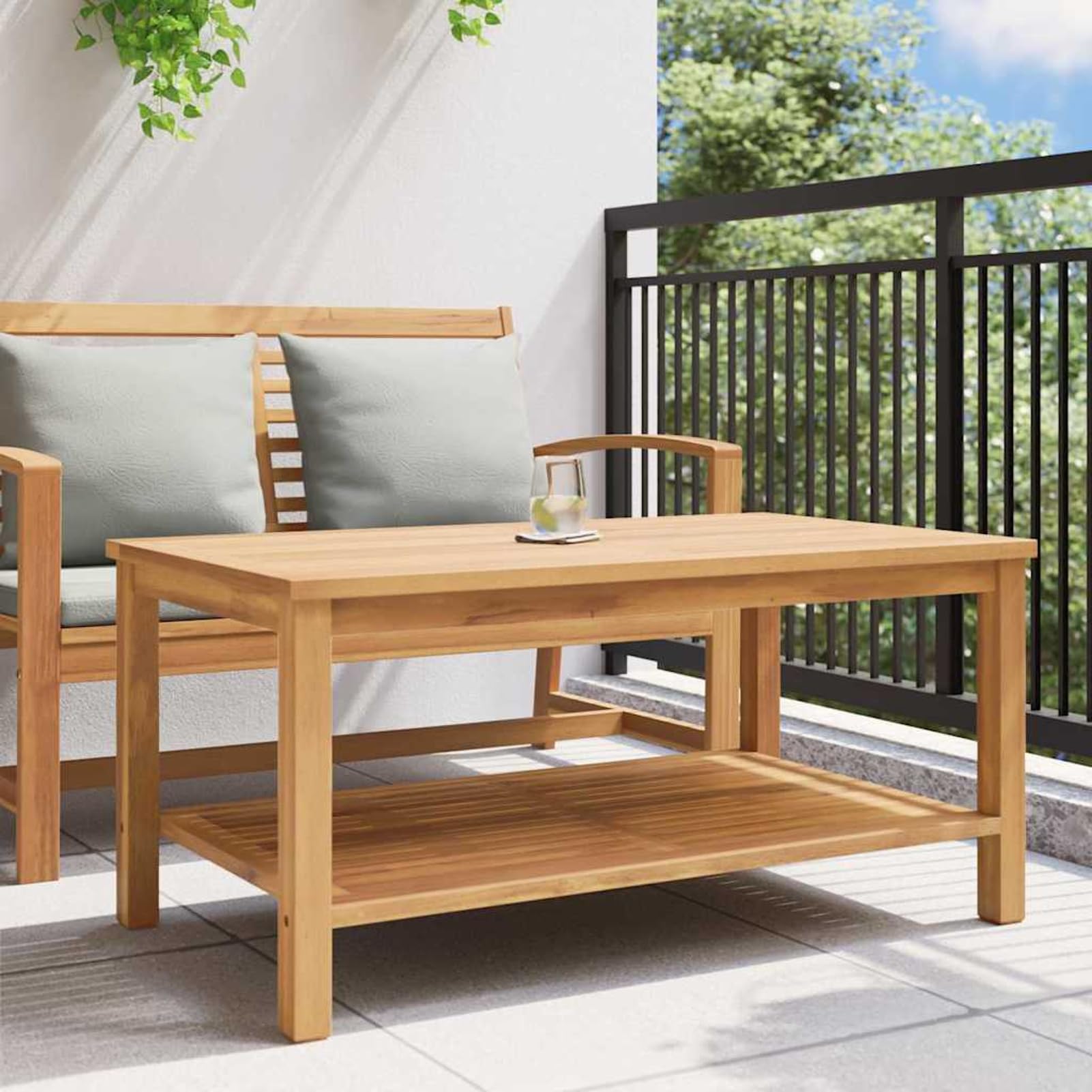 Table basse en teck massif marron pour partager des moments uniques