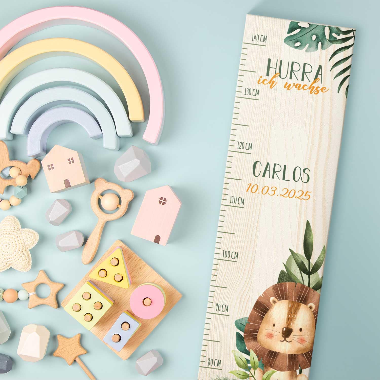 GRAVURZEILE Messlatte für Kinder aus Holz - Tiergruppe Safari - mit Namen für Kinderzimmer - Skala misst 80-140 cm - Größe 20 x 70 x 2 cm - Geschenk zur Geburt für Mädchen & Jungen - Löwe
