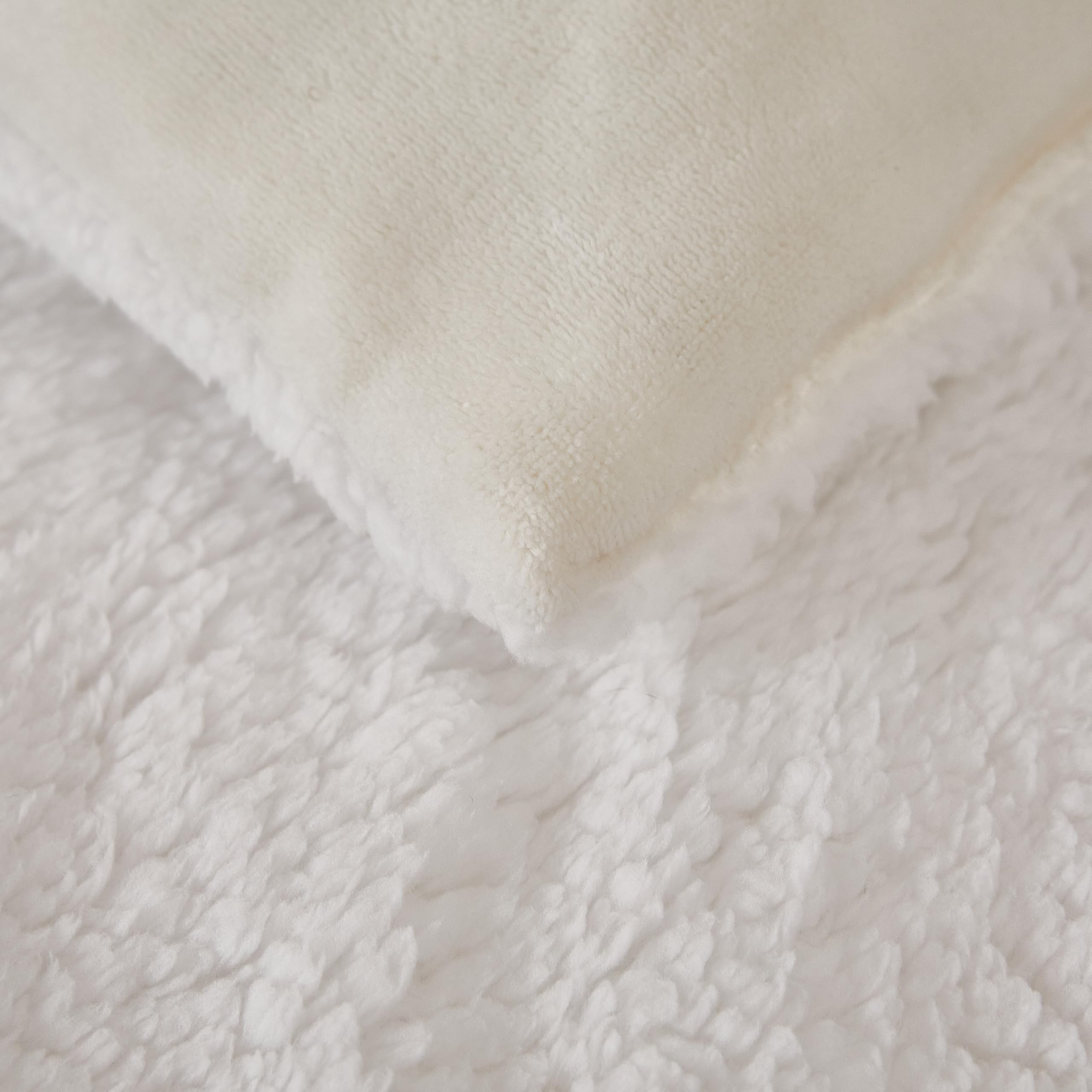 Fanny & Céline Couverture Lux 650 GSM Sherpa+Flanelle Réversible 240x260cm Double Face rembourrée Super Chaude et Douce DBPV-018 Blanc Naturel