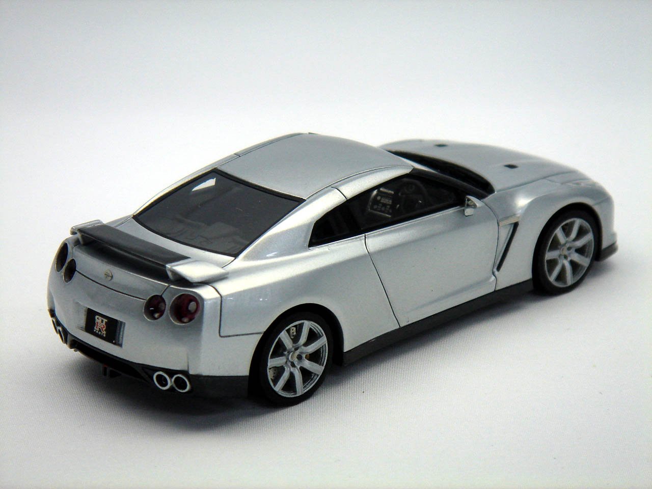 Amazon | マイルストーン 1/43 ミニチュアカー レジン製 日産 GT-R