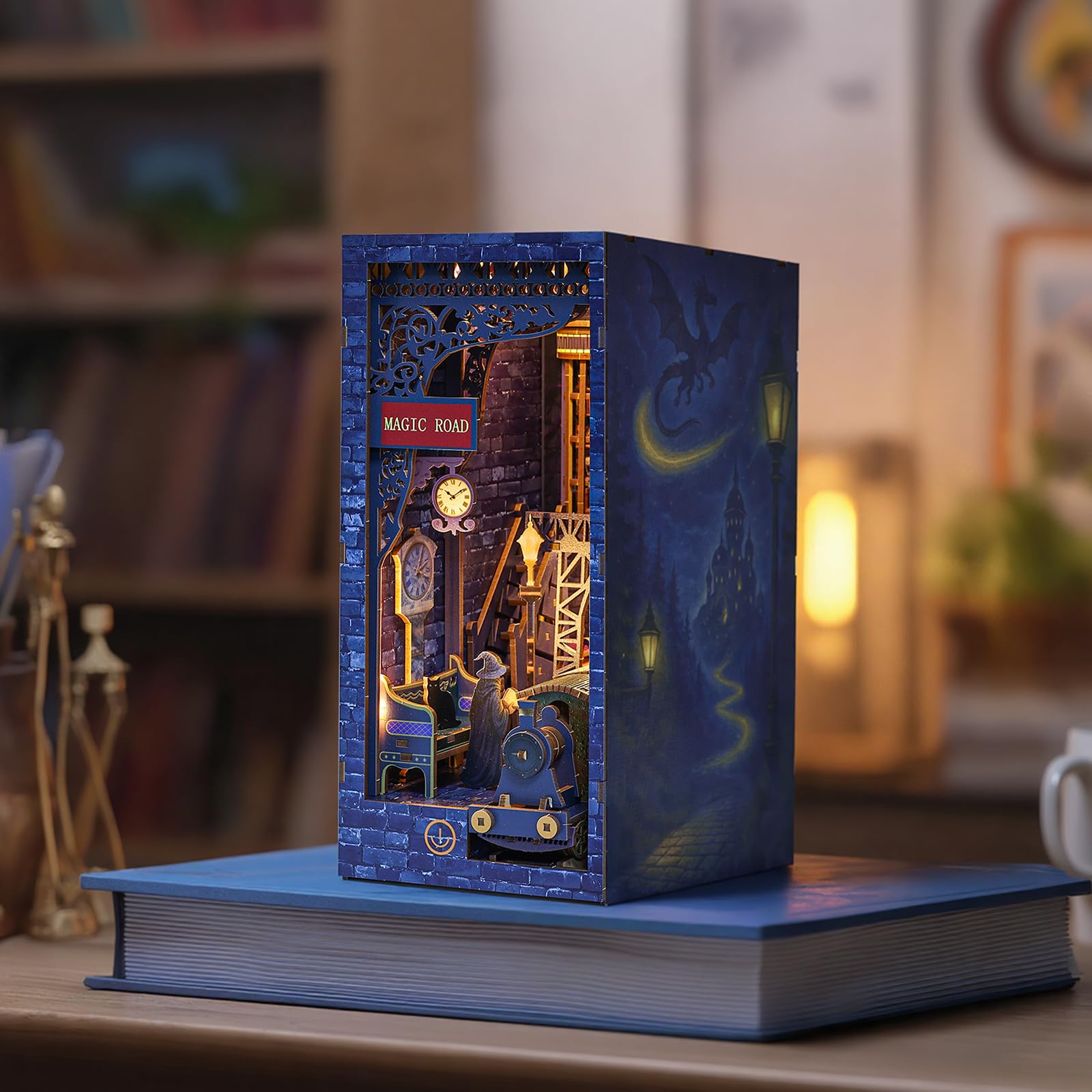 Kit 3D fai da te per angolo del libro, kit per angolo libro con LED, kit fai da te in miniatura per casa delle bambole per adulti e ragazzi, decorazione per casa delle bambole 3D, puzzle in legno
