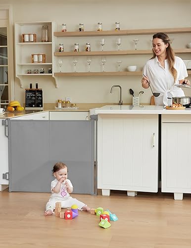 Miniatura 7 de Momcozy Puerta retráctil para bebés con bloqueo automático, puerta de seguridad para bebés y mascotas, 33 pulgadas de alto, se extiende hasta 55