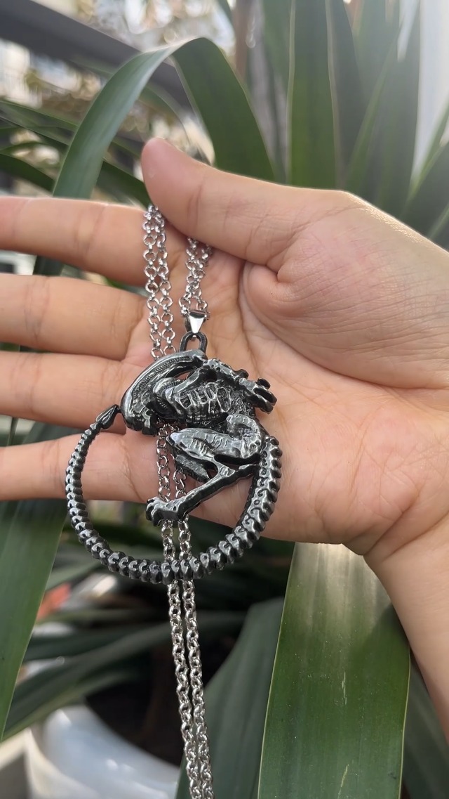 SephSmith Movie Jewelry Punk Warrior Alien Goth Horror Giger