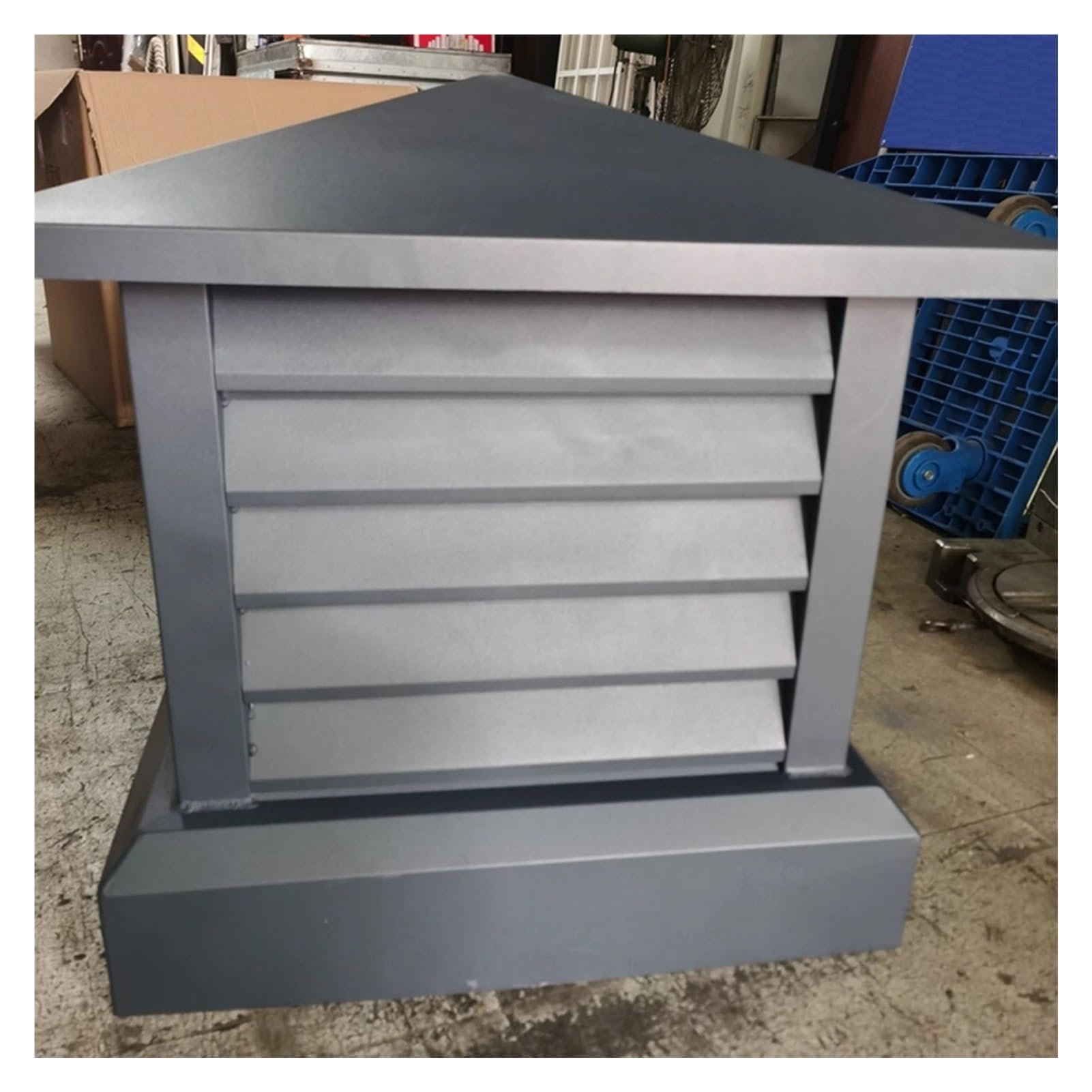 BHFLJSAQ Chimney Rain Caps,Rain Louver Metal Cowls Vents - Windproof Chimney Cap Cover, Easy Install Flue Cowl, Outdoor 18x18in Rain Cap for Roof Ventilation and Protection