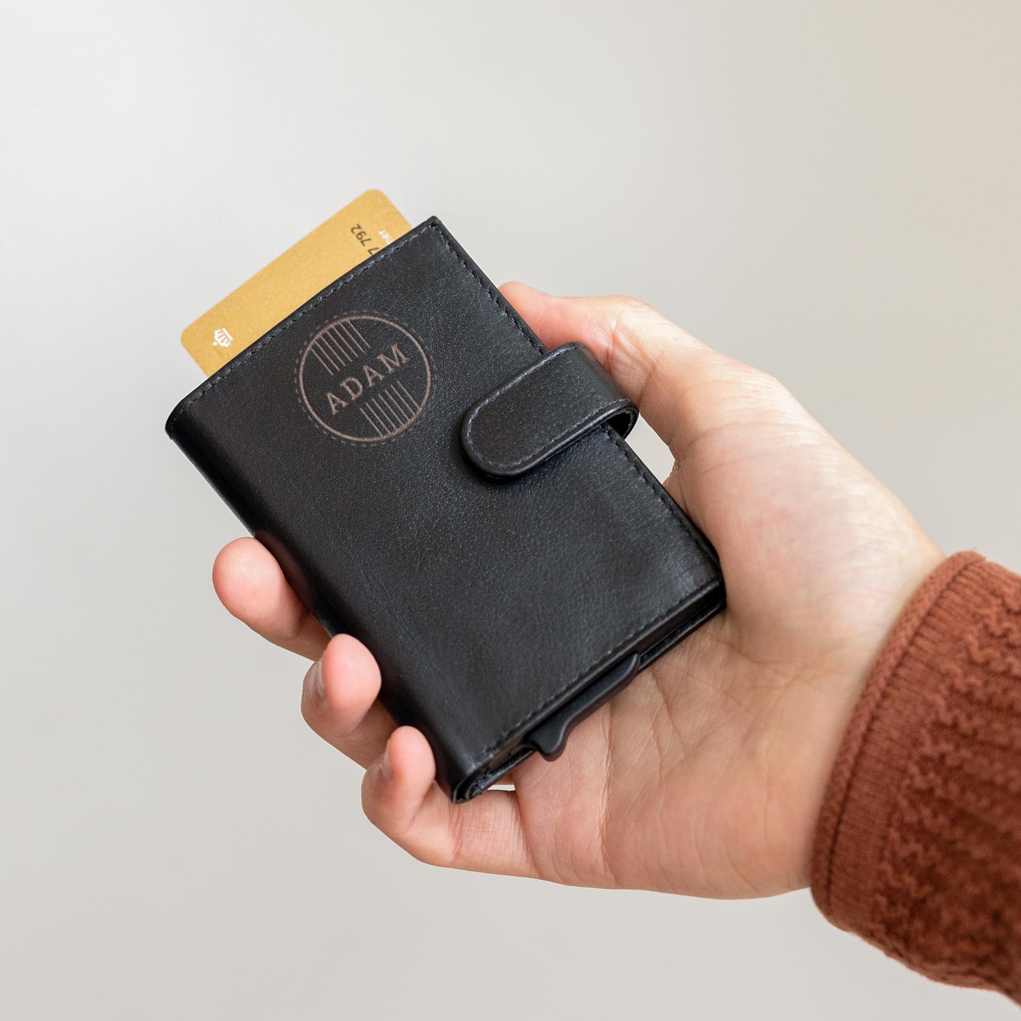 your surprise Porte-Cartes de Visite Personnaliser, Porte-Cartes personnalisé avec nom ou Texte en Cuir de Buffle Nappa avec Espace pour dix Cartes et Une Poche zippée (Noir)