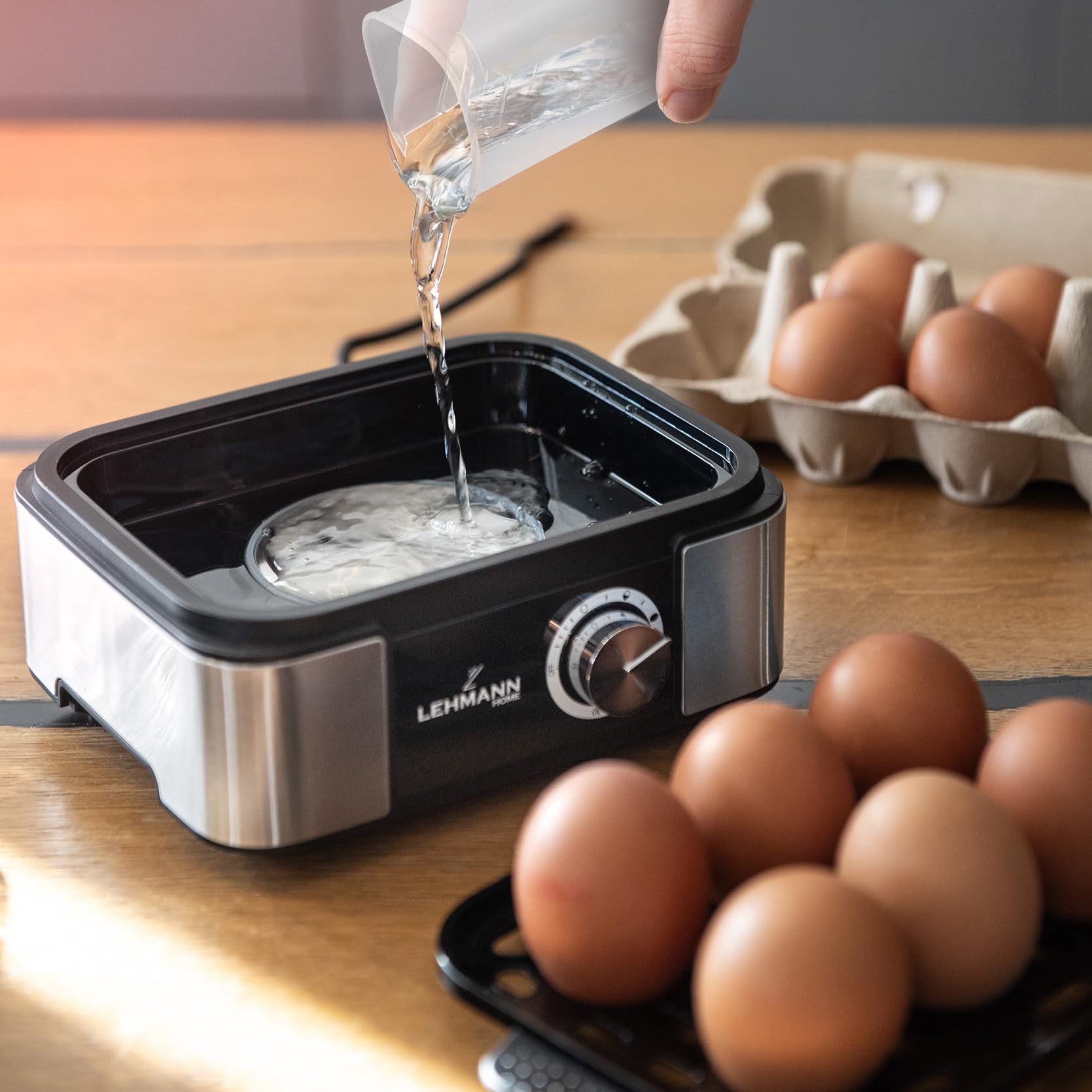 LEHMANN Cuociuova Elettrico per 6 Uova – Segnale Sonoro e Luminoso – Regolazione del Grado - Cuoci Uova Perfette grazie 5 programmi - Acciaio Inox - incl. Misurino per l’acqua con Perfora-uova