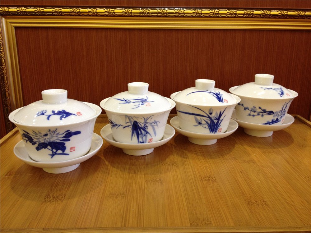 Chinese Style Blue and White Porcelain Gaiwan Tea Cup 220ml (Set of 4)