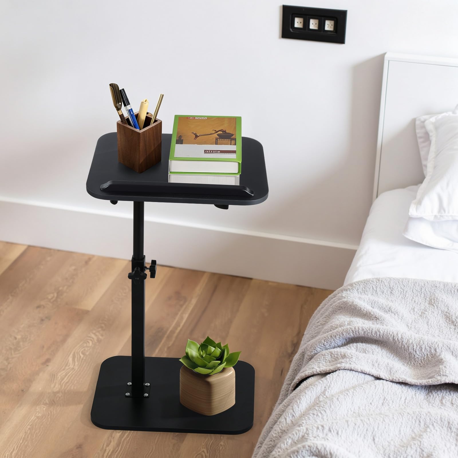 comfoyar Tavolino a Forma C Altezza Regolabile, Girevole 360° Tavolino di Divano Laterale con Doghe per Letto Vasca da Bagno, Tavolino da Caffè Moderno per Soggiorno Ufficio, Piccolo Spazio, Nero