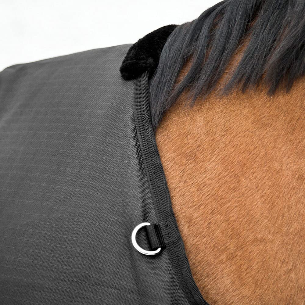 Horze Nevada Coperta per cavallo da 200 g, peso medio con doppia chiusura con fibbia frontale e soffietti larghi, peso medio per uso primaverile o autunnale, nero, 115