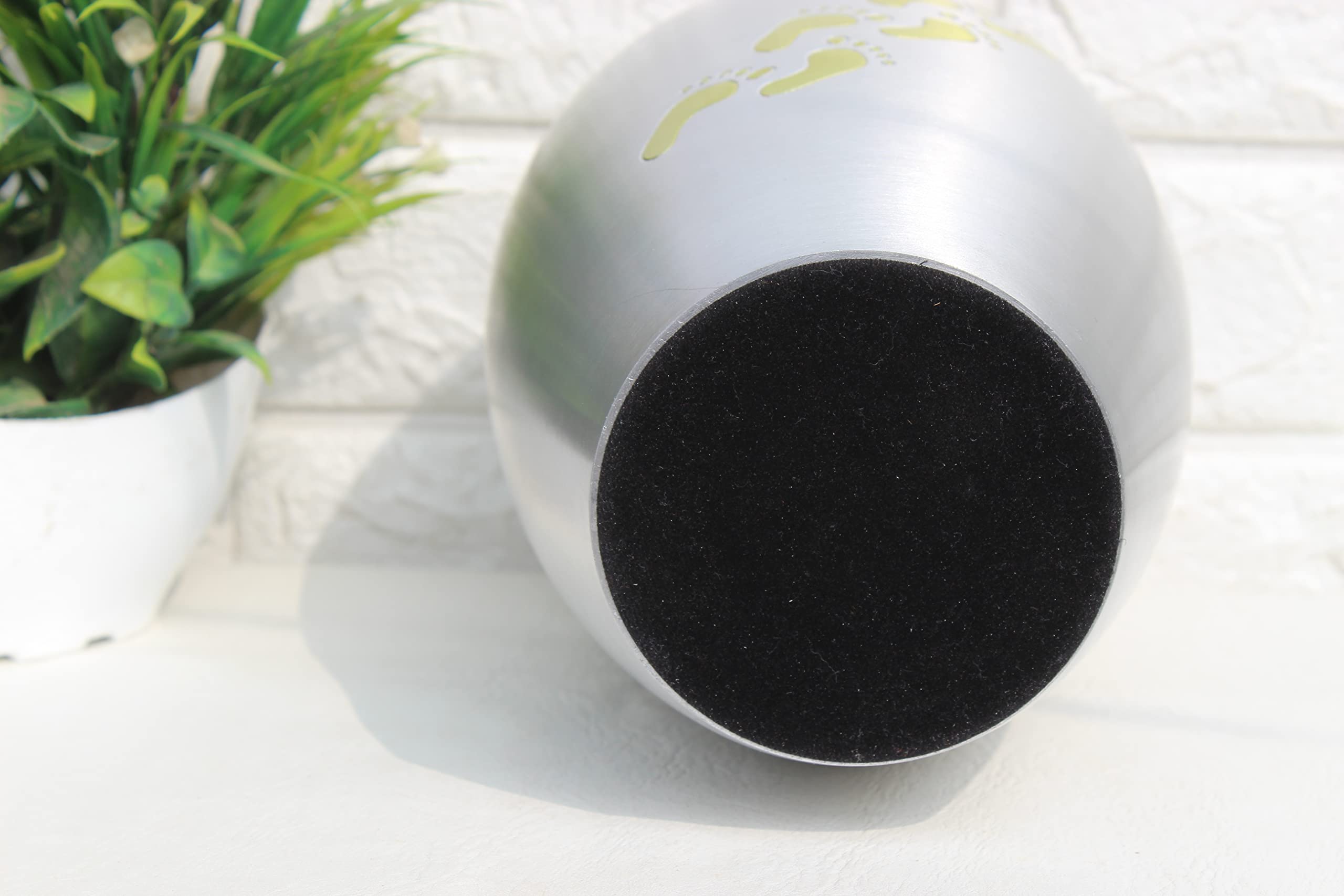 Metal Cremation Urn For Ashes - Decorative Aluminum Urn For Adult, Keepsake Memorial (Home Décor Style)