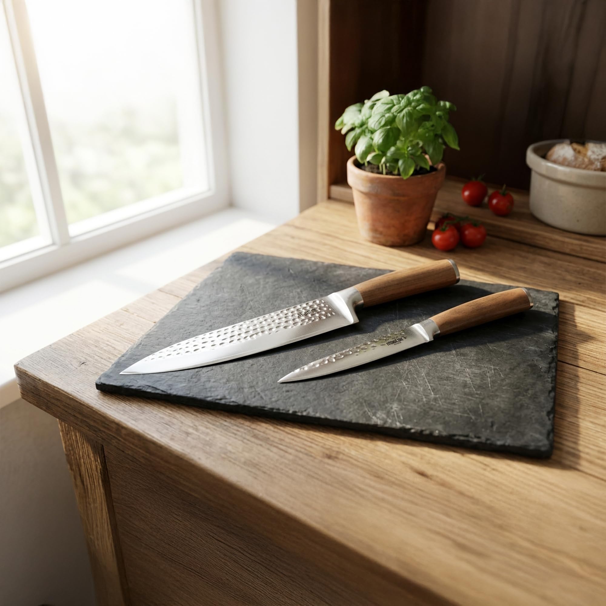 STONELINE Cuchillo Chef de Acero Damasco 34 cm, Hoja Martillada Extremadamente Afilada de 20,3 cm, 67 Capas, Cuchillo Cocinero Uiversal Profesional, Mango de Nogal, Embalaje Madera, Cuchillo Cocina