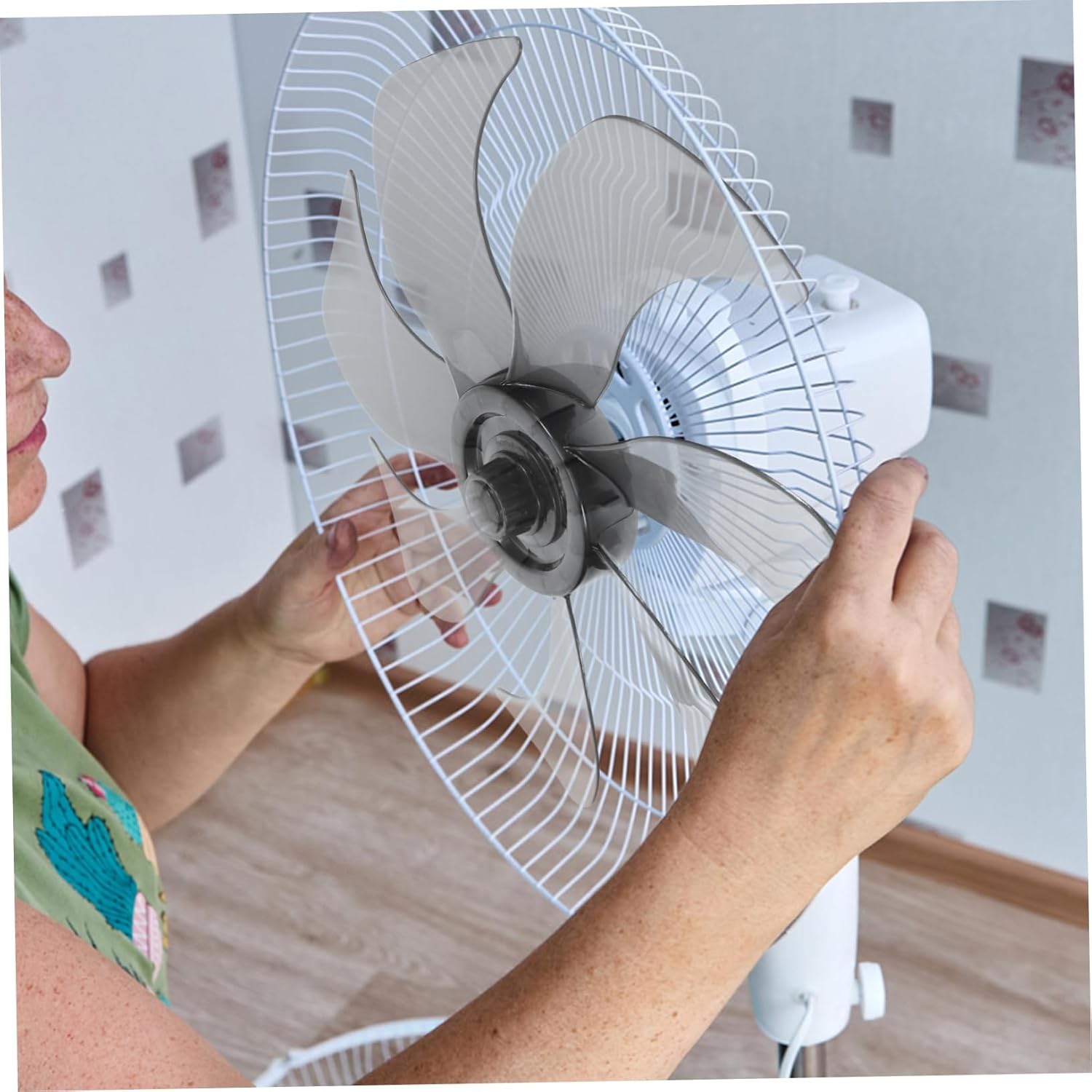 4pcs Fan Blades Replacement for Pedestal and Table Fans Plastic Leaf Design Easy to Install Fit for Home Cooling