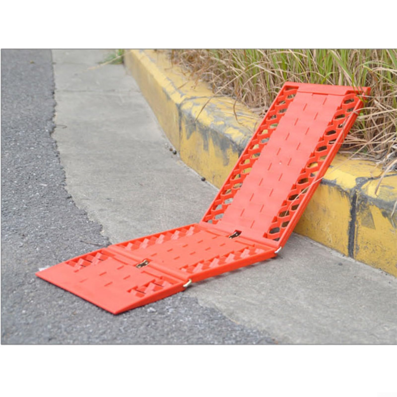 Ausilio per lo salito dell'auto, in ABS, 30 x 18 x 30 cm, aiuto antiscivolo per pneumatici, tavola di trazione arancione, per tutti i modelli di veicoli (1 paio di arancioni)