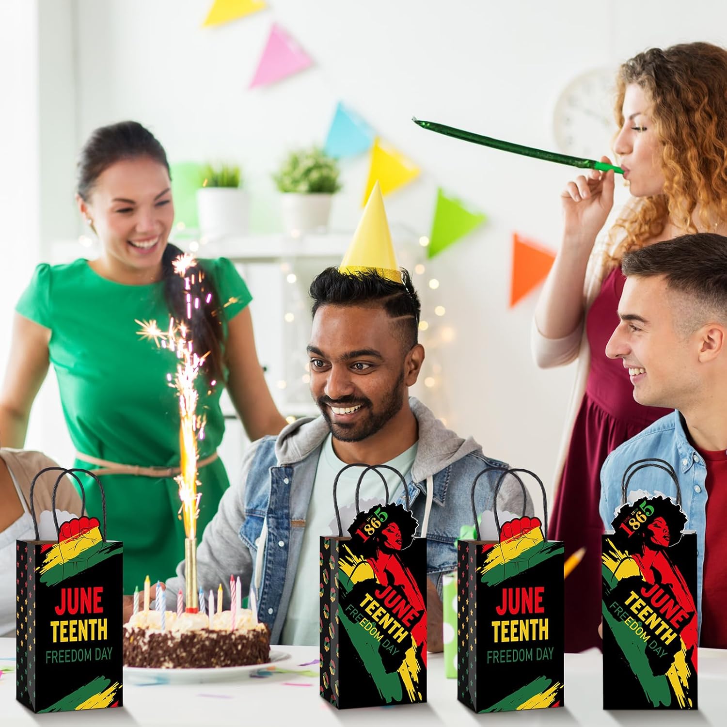Eersida 50 Pcs Juneteenth Bags Bulk Juneteenth Gift Bags with Handles Freedom Day Treat Goodie Paper Party Favor Baggie 7. 87 x 4. 33 Inch for June 19th Bhm African American Party Supplies
