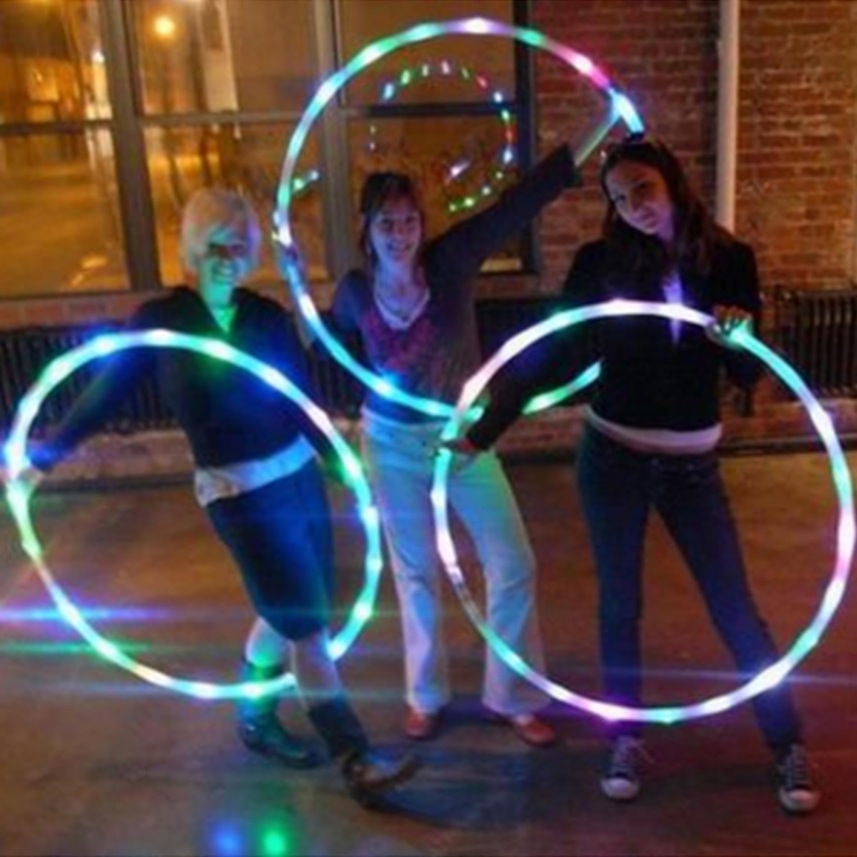 Anelli Luminosi LED Glow Anelli da Allenamento Rimovibili Multicolori Cerchio da Ballo Giocattoli per Bambini Sport di Festa Che Giocano Esercizio 23, 6 Pollici