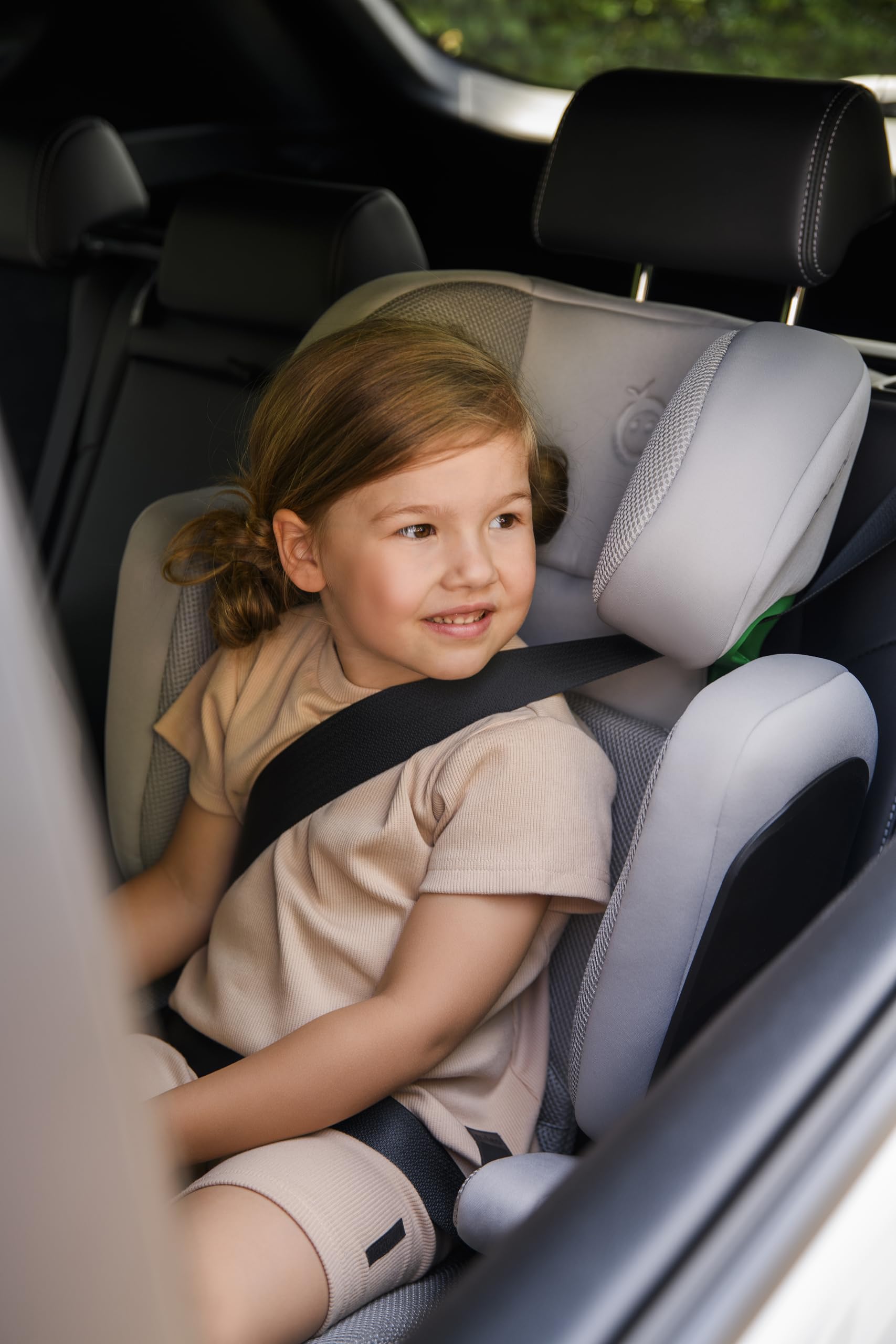 Siège auto MoMi MEI pour enfants de 3 à 12 ans (groupe 2/3, poids corporel de 15 à 36 kg, taille 100-150 cm), siège enfant - installation face à la route, fixation avec ISOFIX