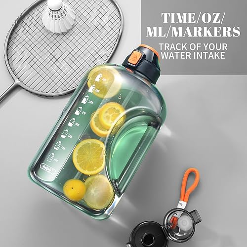 Miniatura 6 de Botella de agua de 1 galón con popote, jarra de agua grande de 128 onzas con tiempos para beber, reutilizable, a prueba de fugas con asa, 2 tapas