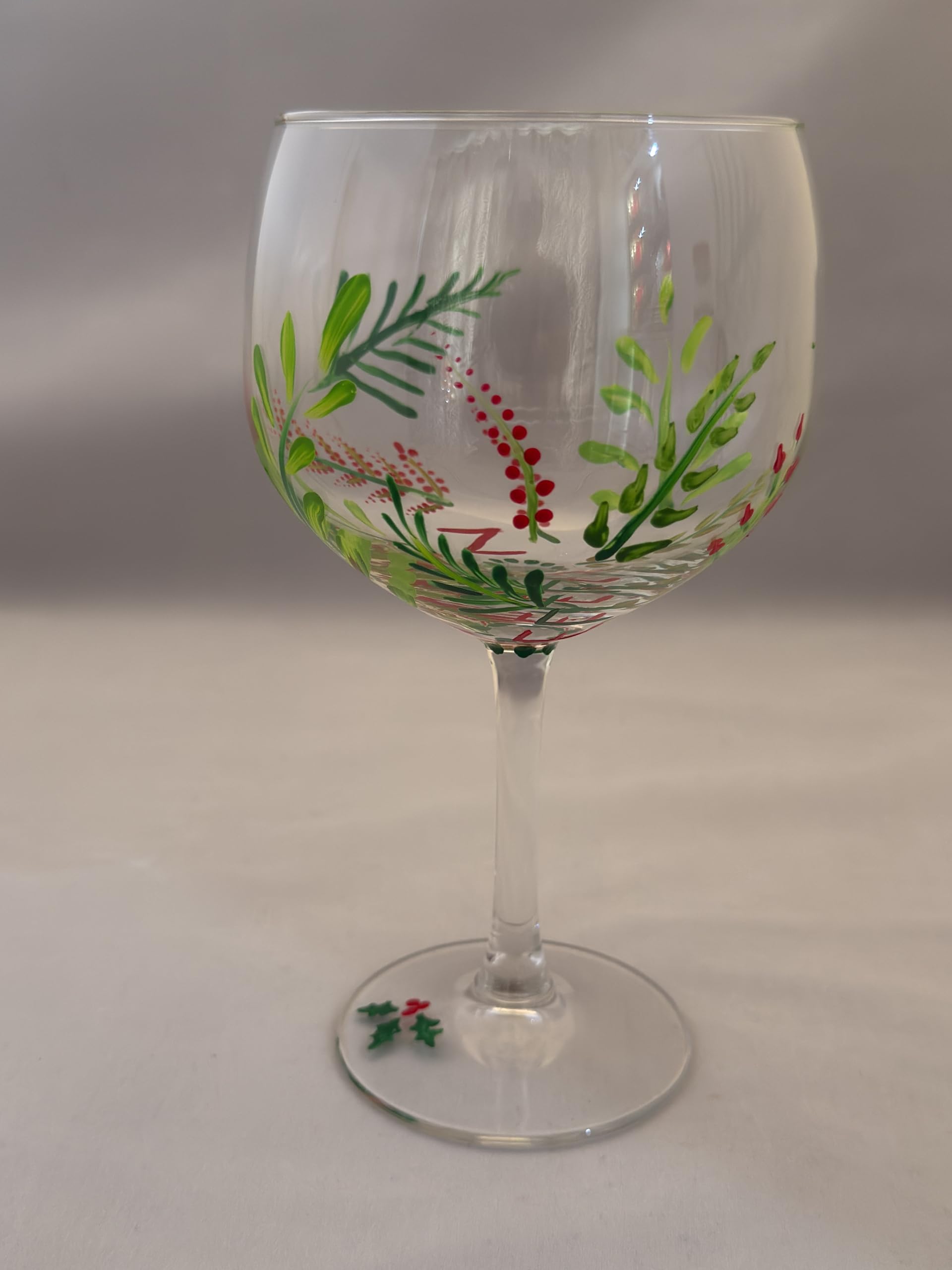 Hanamade4U Hand-Painted Christmas Gin Glass – Festive Balloon Copa Glass for Holiday Cocktails & Gifting (Multiple Designs) (650ml 1, Christmas)