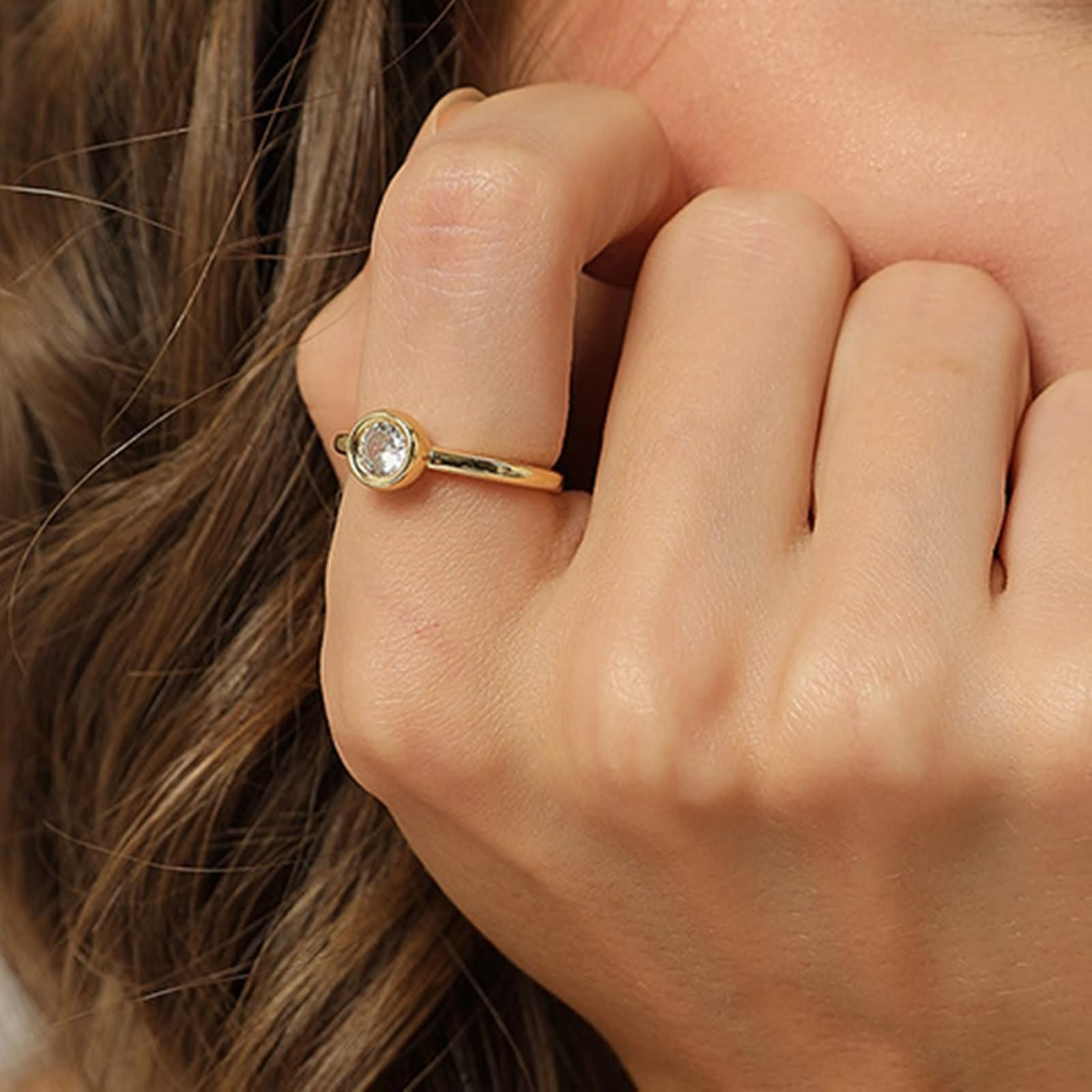 Anello di fidanzamento, anello dell'amicizia, delicato e semplice, rotondo con moissanite oro giallo