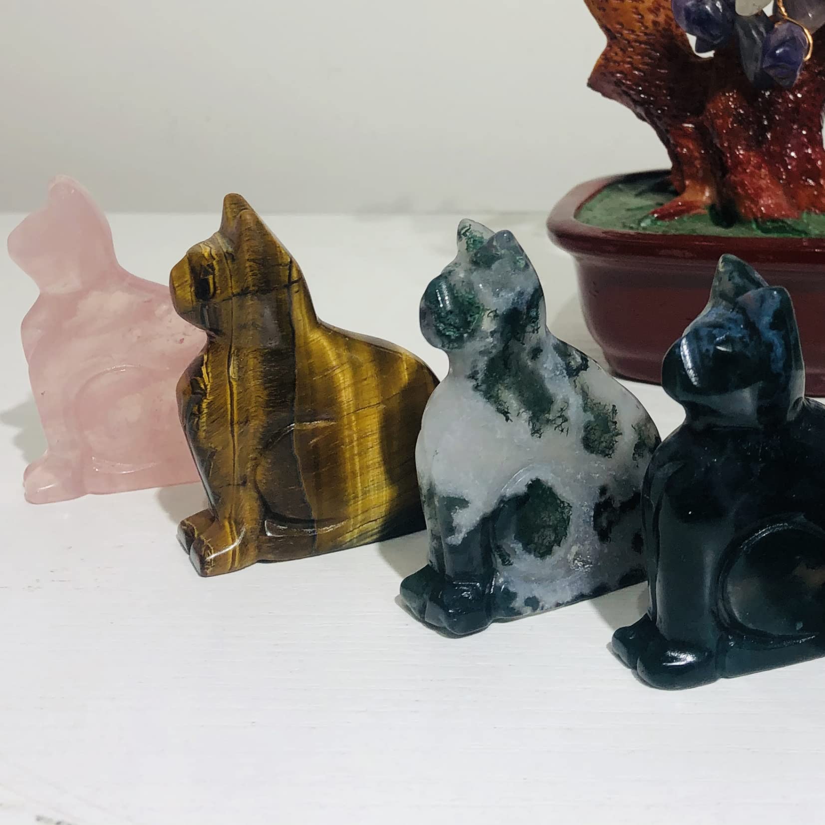 Amazon.co.jp: 猫の置物 天然の苔瑪瑙の彫刻が施された動物の像 ローズ