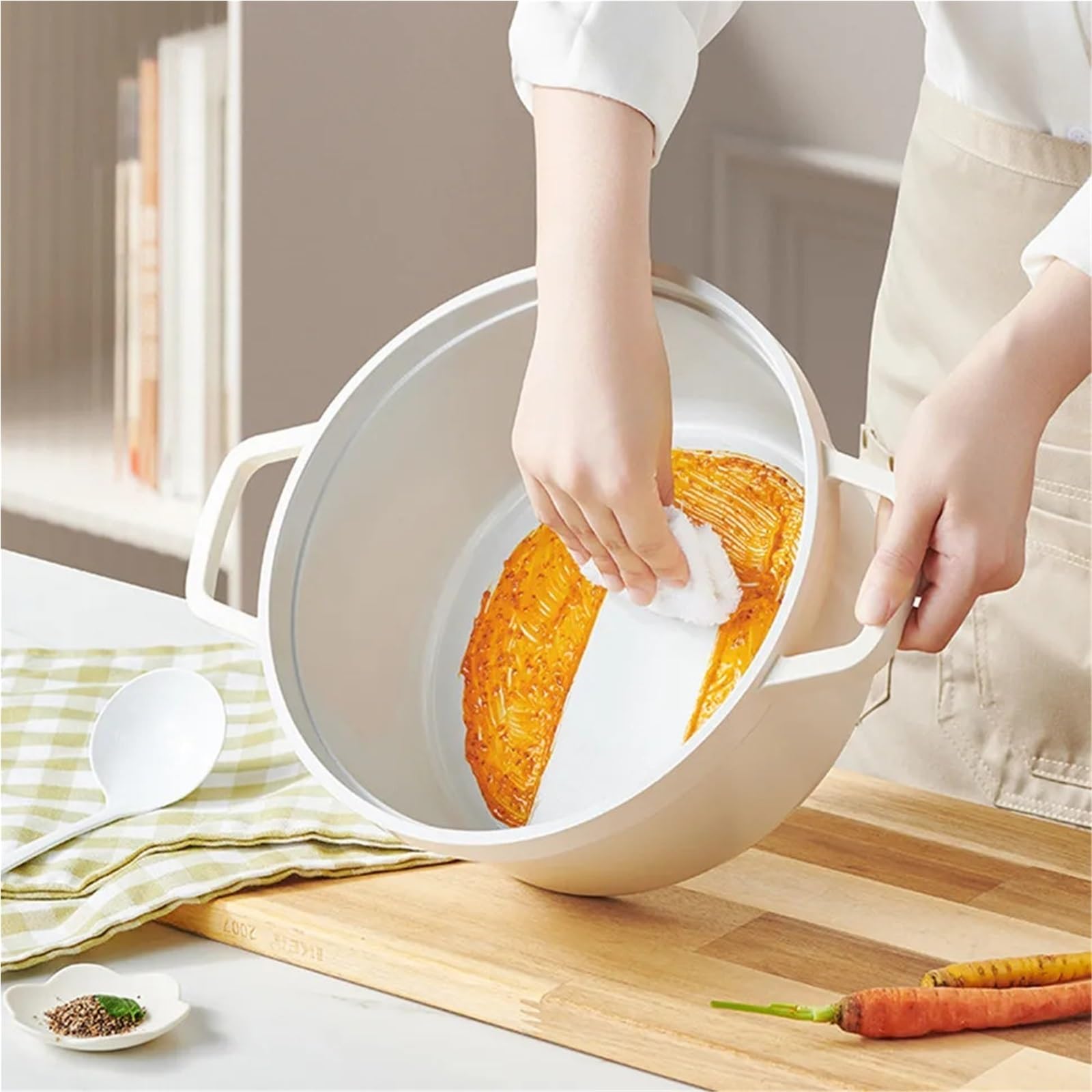 Cacerola de aluminio fundido esmaltado, olla antiadherente con tapa, apta para todas las fuentes de calor, capacidad de 4,7 L, 24 cm