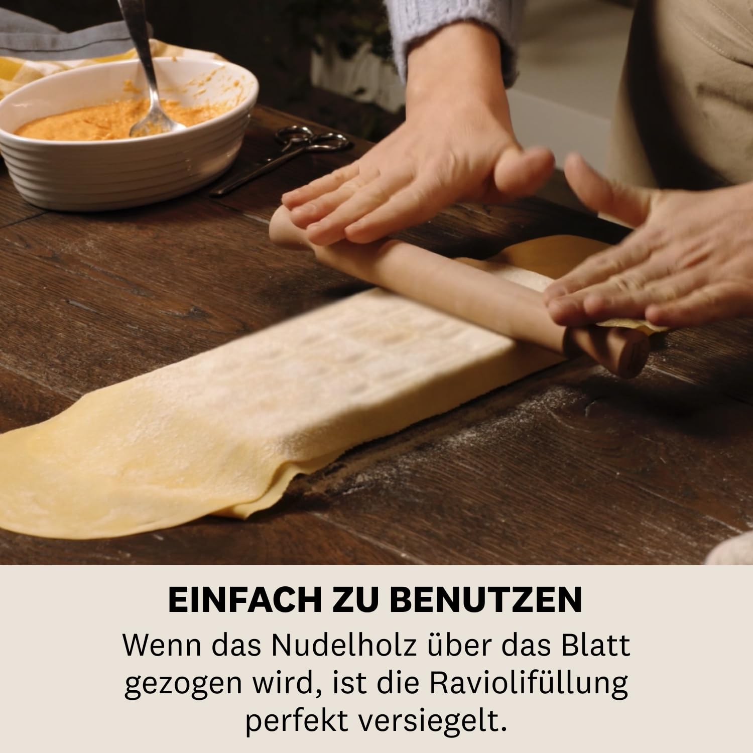 Marcato Ravioli Maker Press, Ravioli Maschine, Homemade Ravioli Cutter, 40 mm Rundschliff, Großzügiger Füllraum, für 24 Ravioli, Hergestellt in Italien