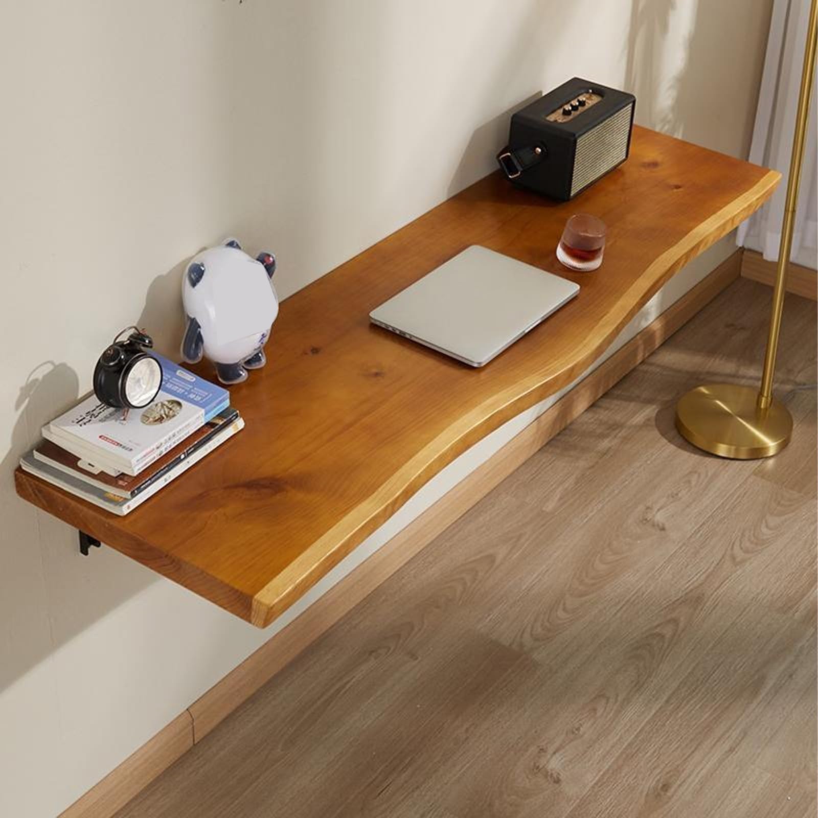 Table pliante murale en bois pour optimiser une petite pièce