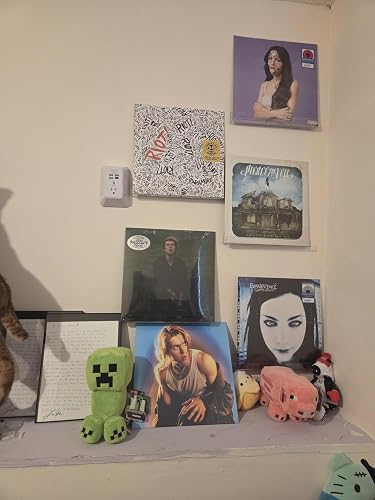 Review Image by ChloeanneB