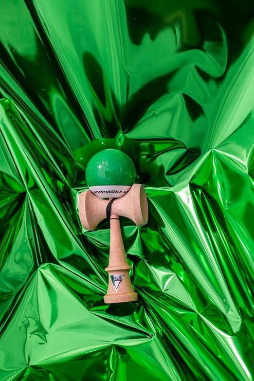 KROM - Kendama Pro Pop LOL Dark Green - Japanese Bilboquet - Wooden Toy for Adults and Children - Pack: Spare String + Free Stickers