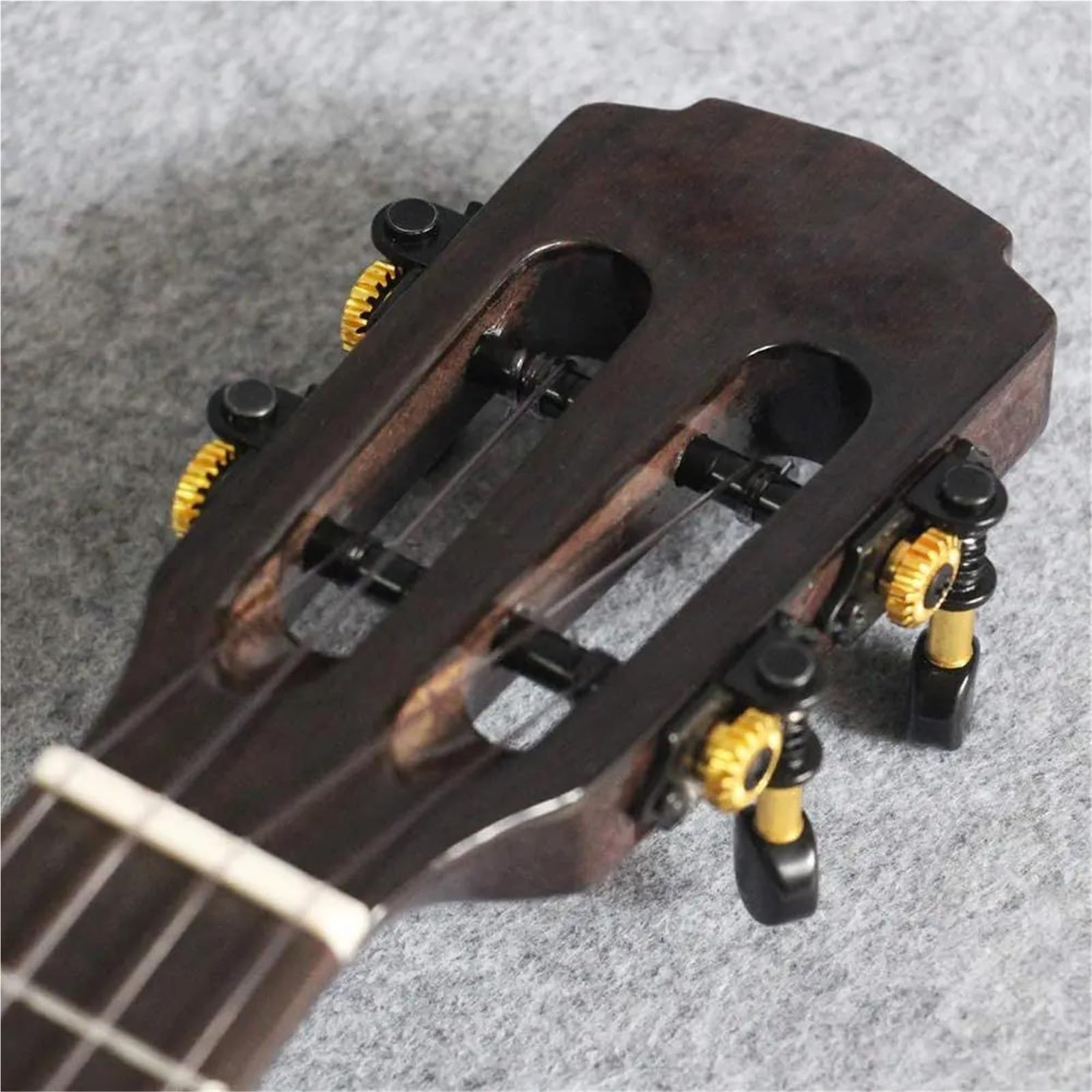 Ukulele Instrumenty Muzyczne Ukulele 23 Cale Lite Drewno Mahoniowe Połysk W Zestawie Pokrowiec Tuner Capo Pasek(B)