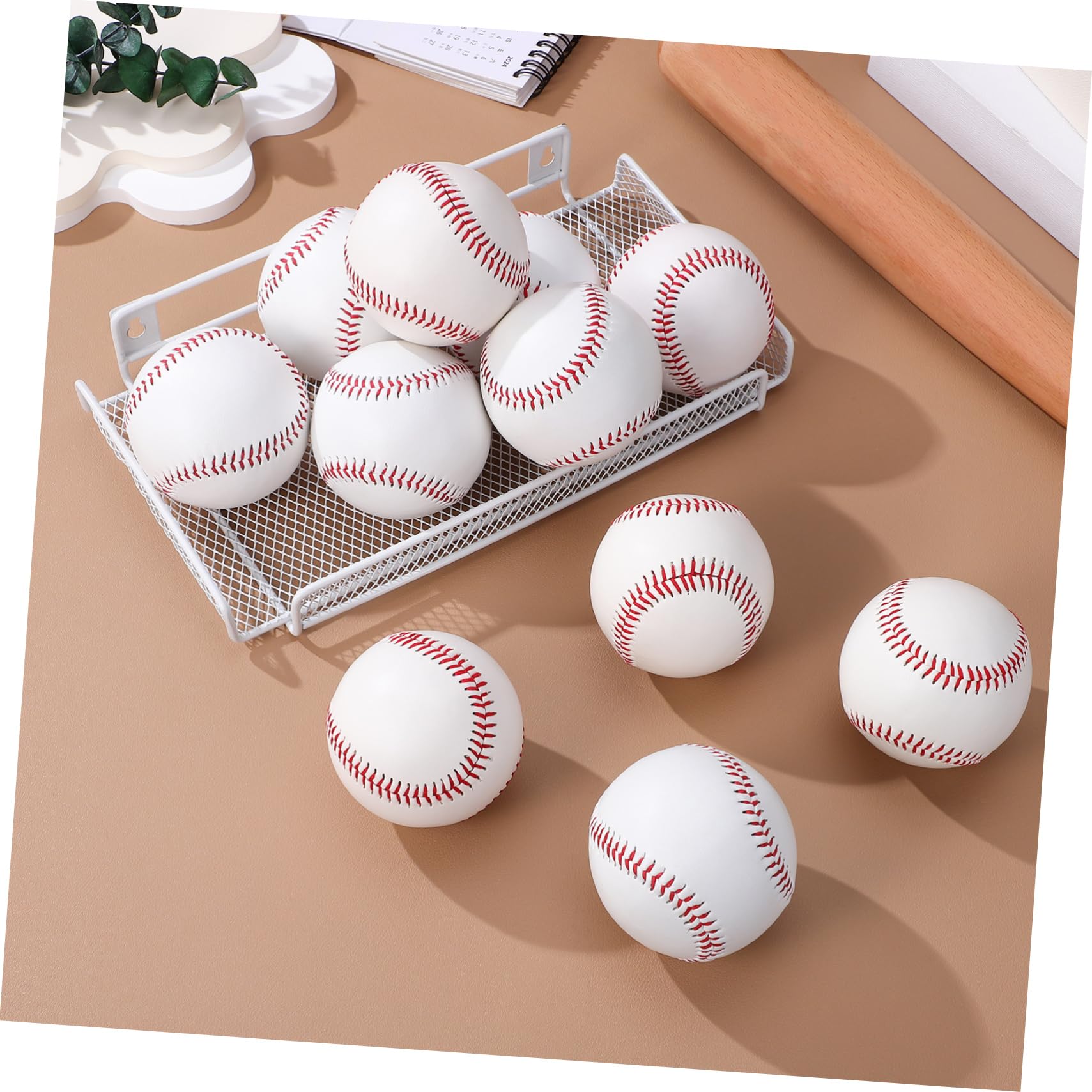 KOMBIUDA 12 Balones de Béisbol de Entrenamiento, PVC y Virutas de Madera, Superficie Lisa y Agarre Cómodo, para Principiantes y Práctica de Bateo
