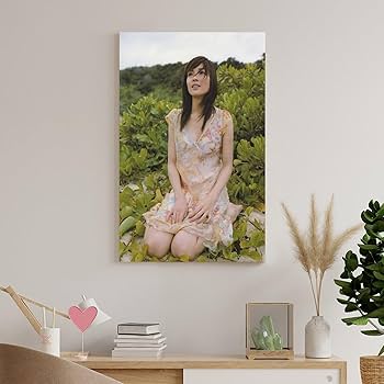 Amazon.co.jp: 国仲涼子グラビア水着画画像集女優・歌手・アイドル68