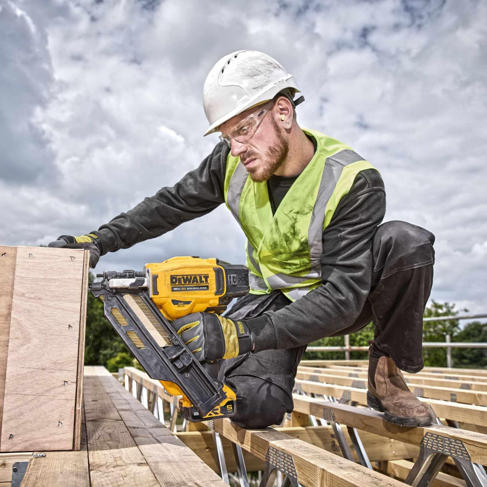 DEWALT DCN930N-XJ - Clavadora de Estructuras sin escobillas XR 18V, Sin batería/cargador