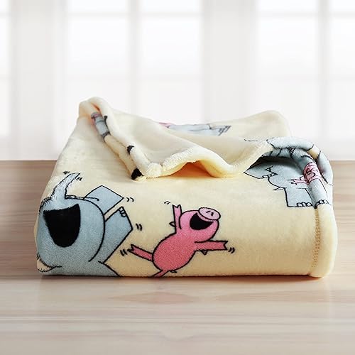 Miniatura 7 de Berkshire Blanket & Mo Willems VelvetLoft Manta de lujo, suave y acogedora para niños, regalos para niños, elefante y cerdito, 50 x 70 pulgadas