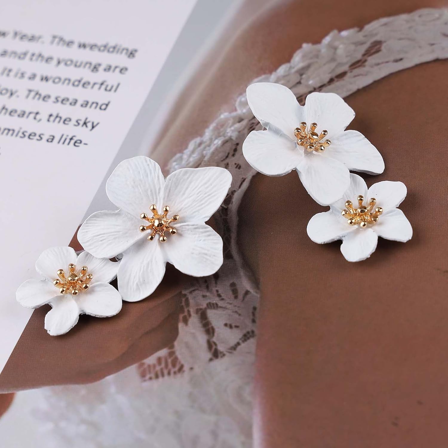 Andelaisi Boho Exaggerate Acrylic Flower Earrings Vintage Resin Flower Shape Stud Earrings White Flower Statement Earrings Multicolor Enamel Flower Earrings Jewelry for Women - Image 7